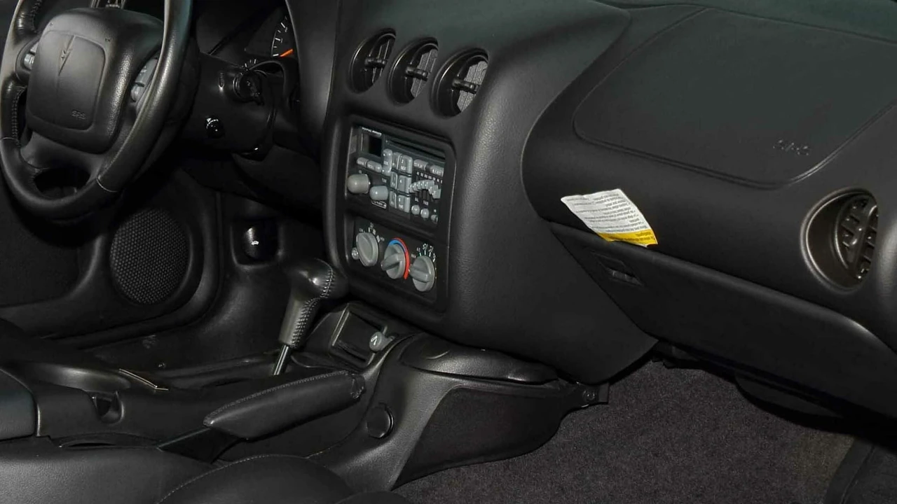 2002 Pontiac Firebird Trans Am 4th Gen - Image 18 of 22