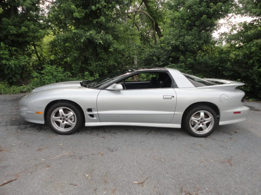 2002 Pontiac Firebird Trans Am 4th Gen - Image 2 of 8