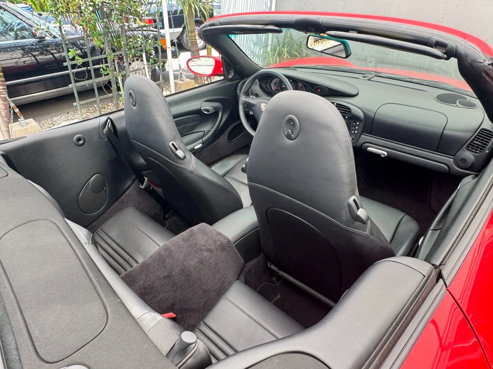2002 Porsche 911 - Image 15 of 31