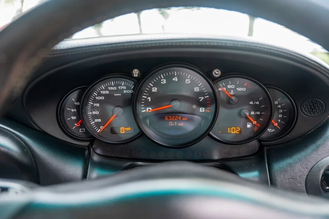 2002 Porsche 996 Carrera - Image 9 of 31