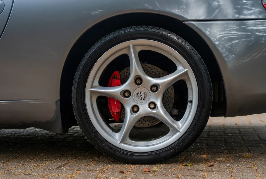 2002 Porsche 996 Carrera - Image 6 of 31
