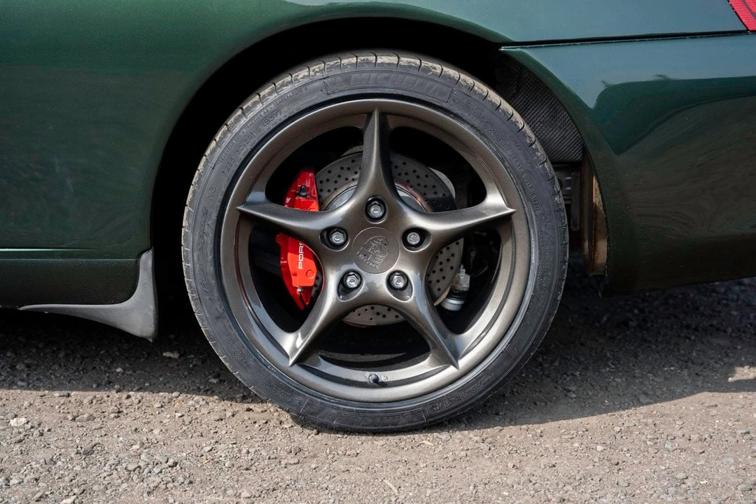 2002 Porsche 996 Carrera - Image 27 of 30