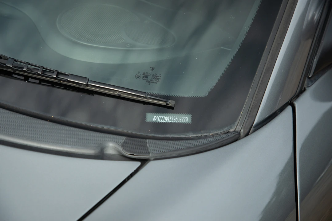 2002 Porsche 996 Carrera - Image 27 of 31