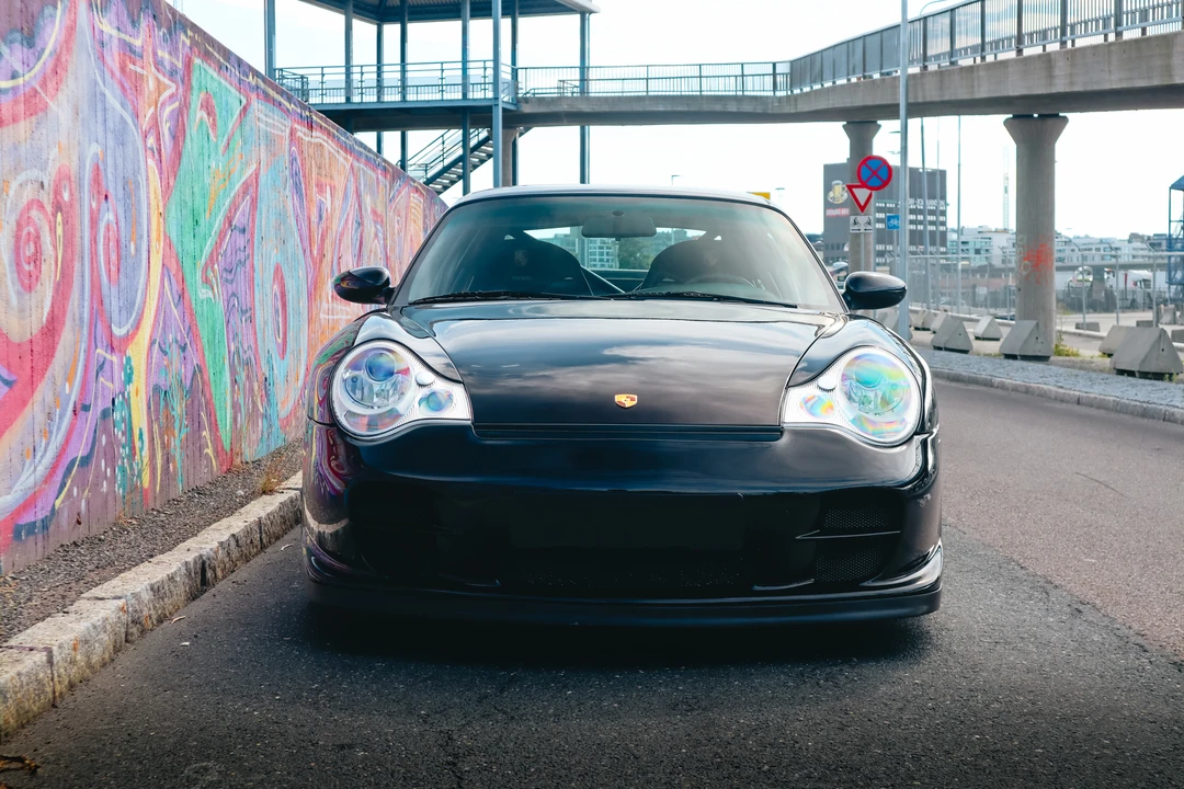 2002 Porsche 996 GT2 - Image 2 of 31