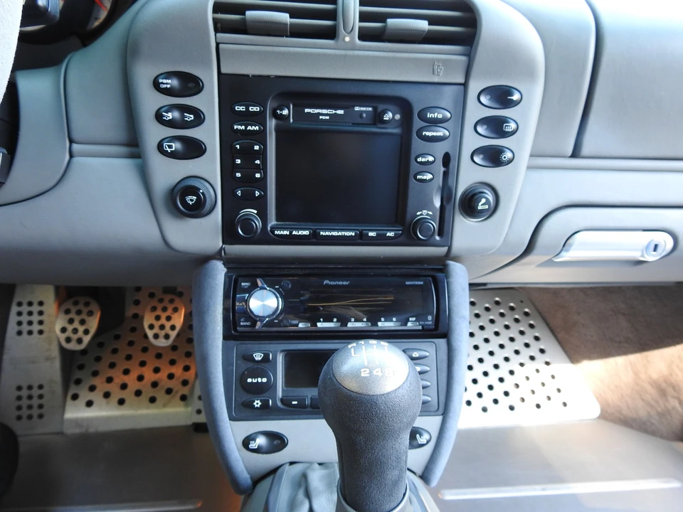 2002 Porsche 996 Turbo - Image 8 of 18