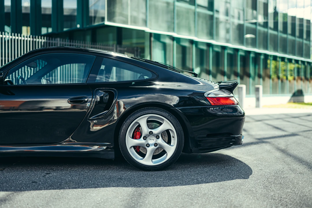 2002 Porsche 996 Turbo - Image 13 of 31