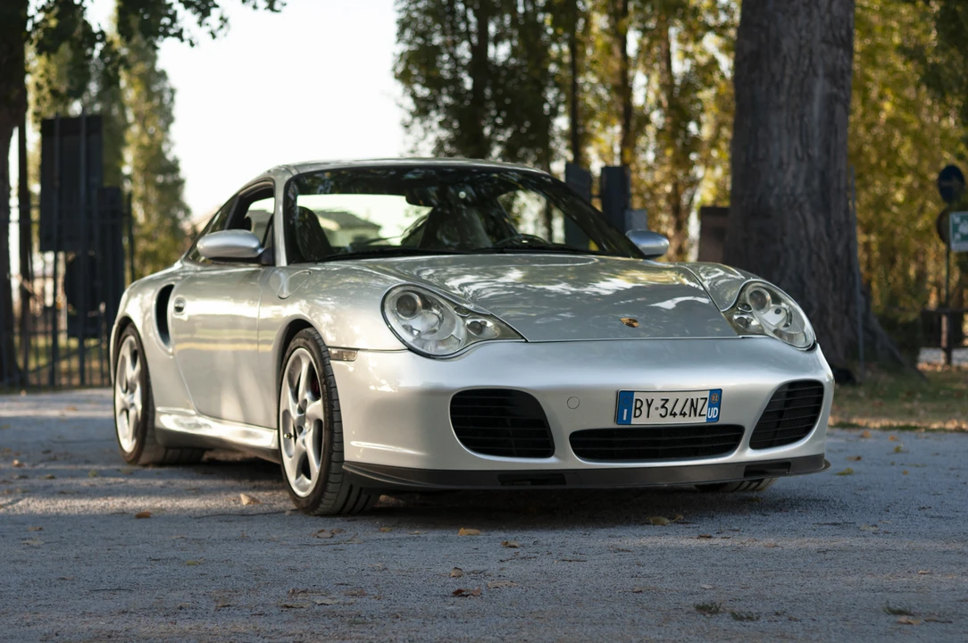 2002 Porsche 996 Turbo - Image 17 of 31