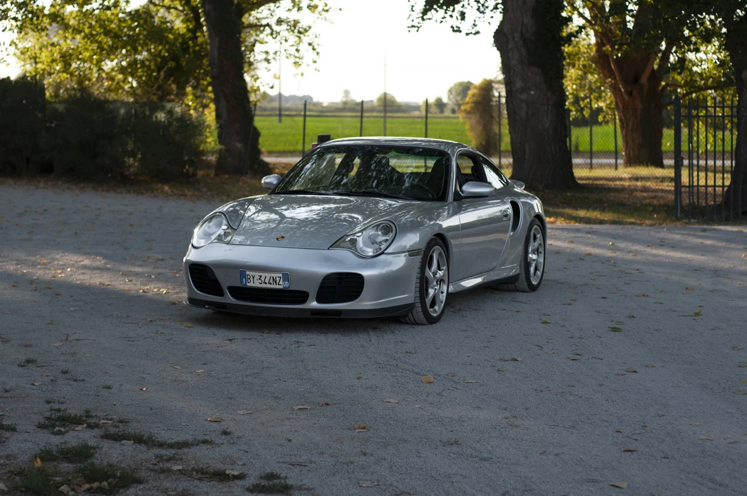 2002 Porsche 996 Turbo - Image 24 of 31