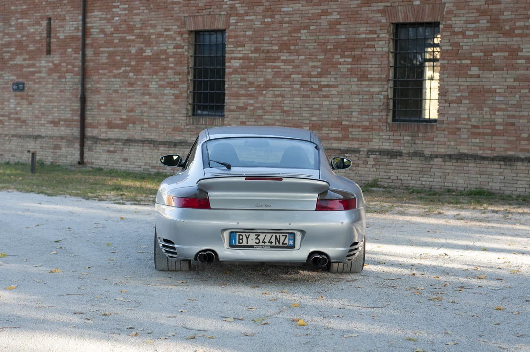 2002 Porsche 996 Turbo - Image 6 of 31