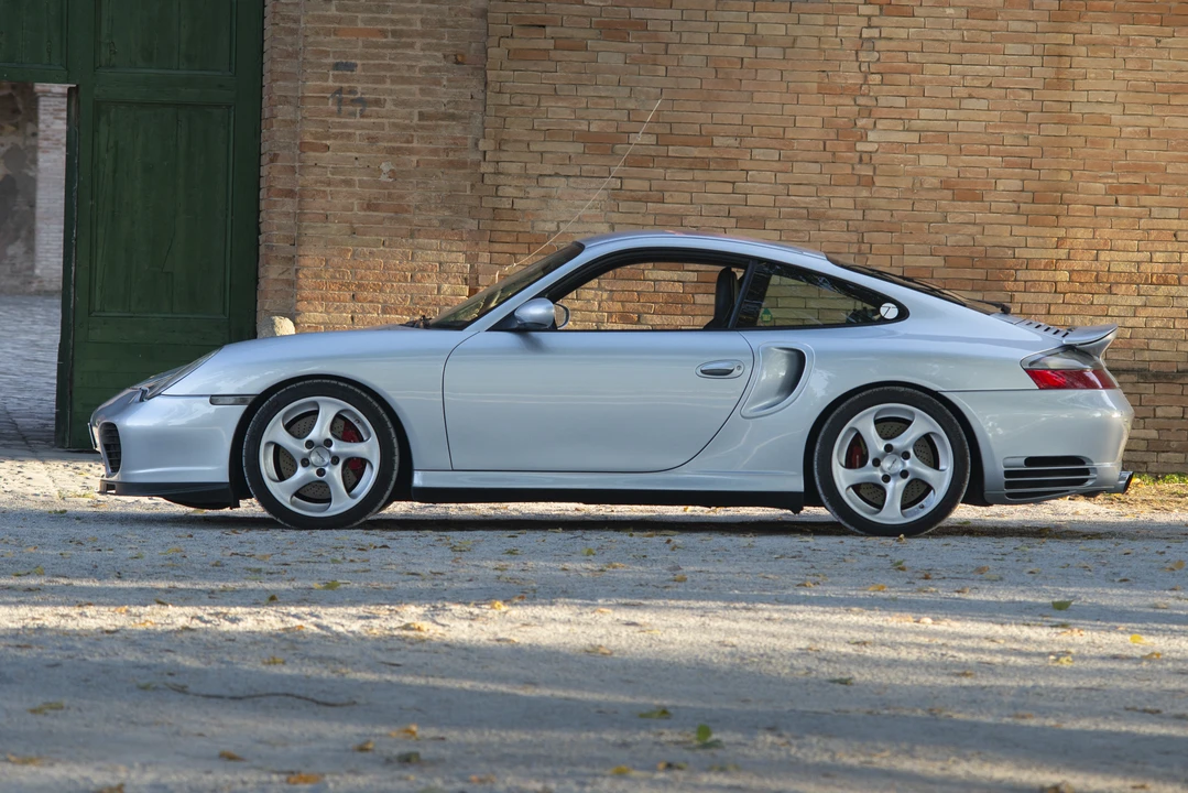 2002 Porsche 996 Turbo - Image 8 of 31