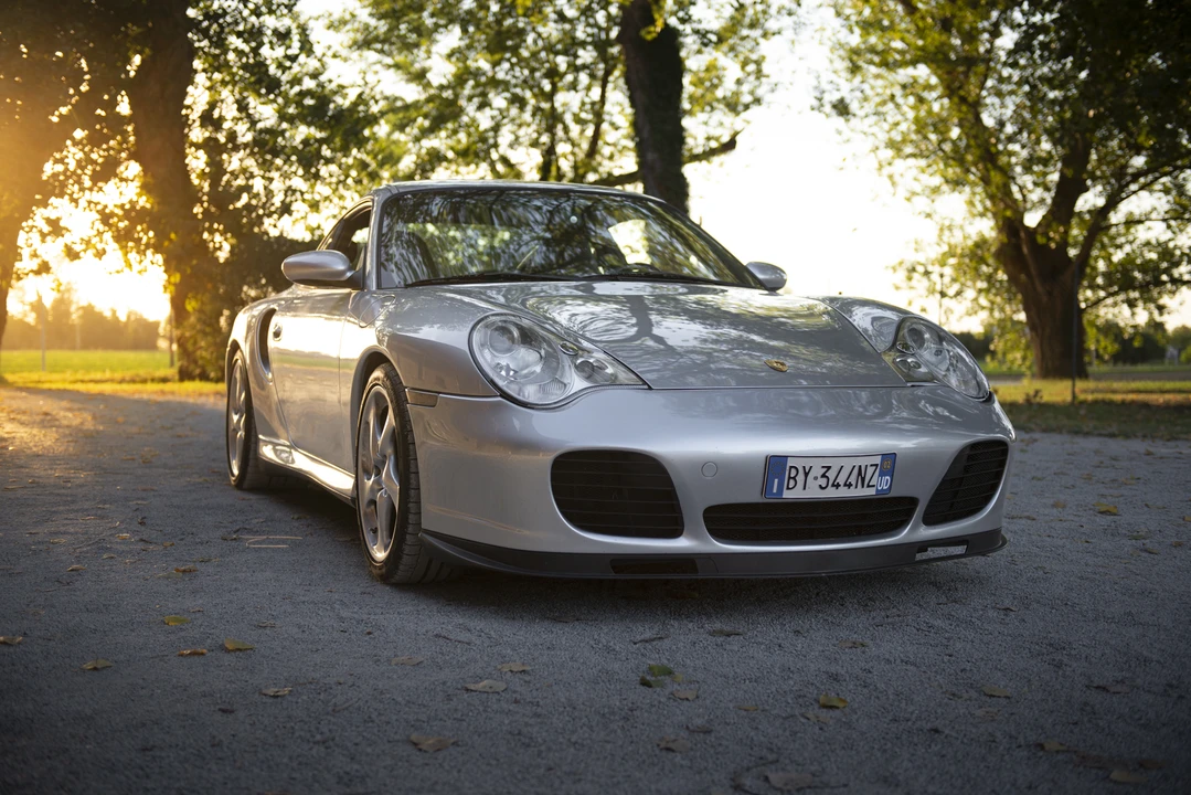 2002 Porsche 996 Turbo - Image 11 of 31