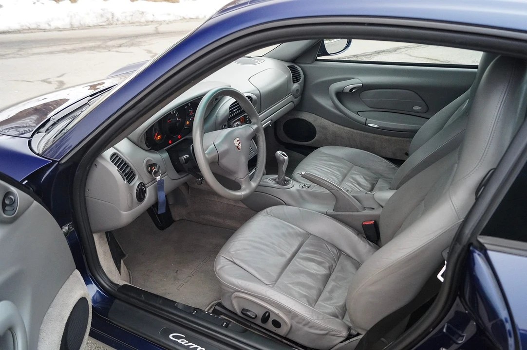 2002 Porsche 996 Carrera - Image 10 of 17