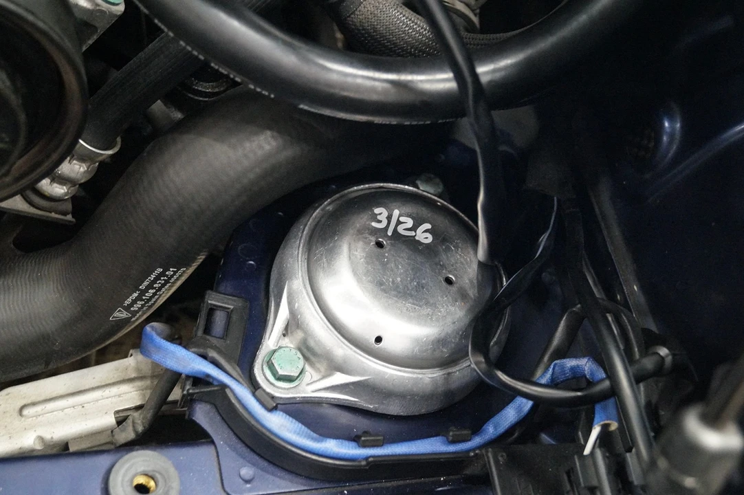 2002 Porsche 996 Carrera - Image 15 of 17