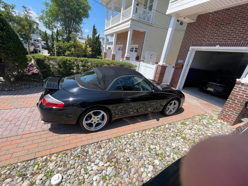 2002 Porsche 996 Carrera 4 - Image 9 of 12