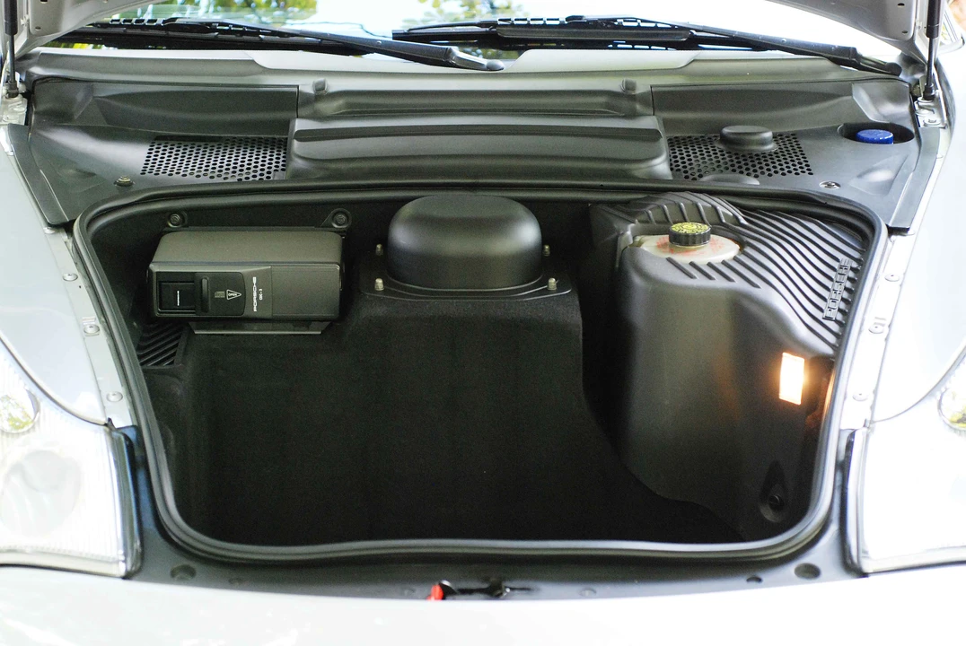 2002 Porsche 996 Carrera 4S - Image 16 of 31