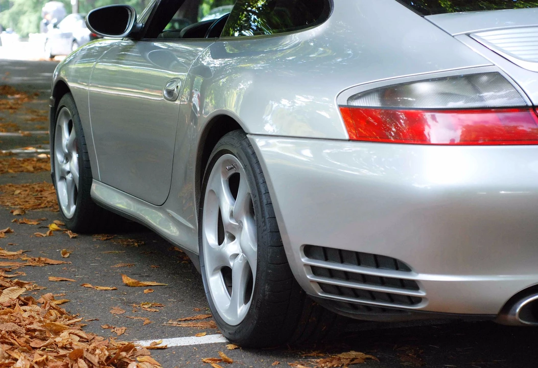 2002 Porsche 996 Carrera 4S - Image 7 of 31