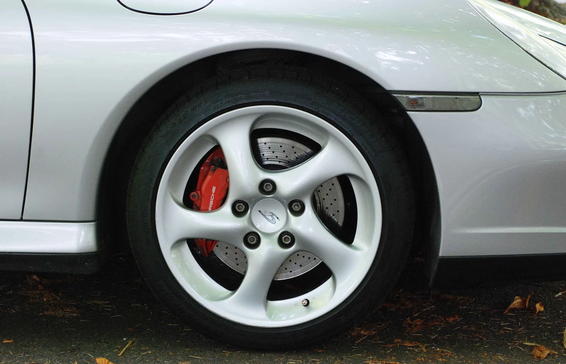 2002 Porsche 996 Carrera 4S - Image 8 of 31