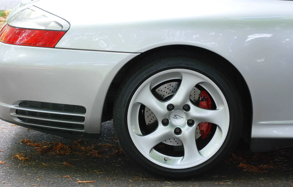 2002 Porsche 996 Carrera 4S - Image 9 of 31
