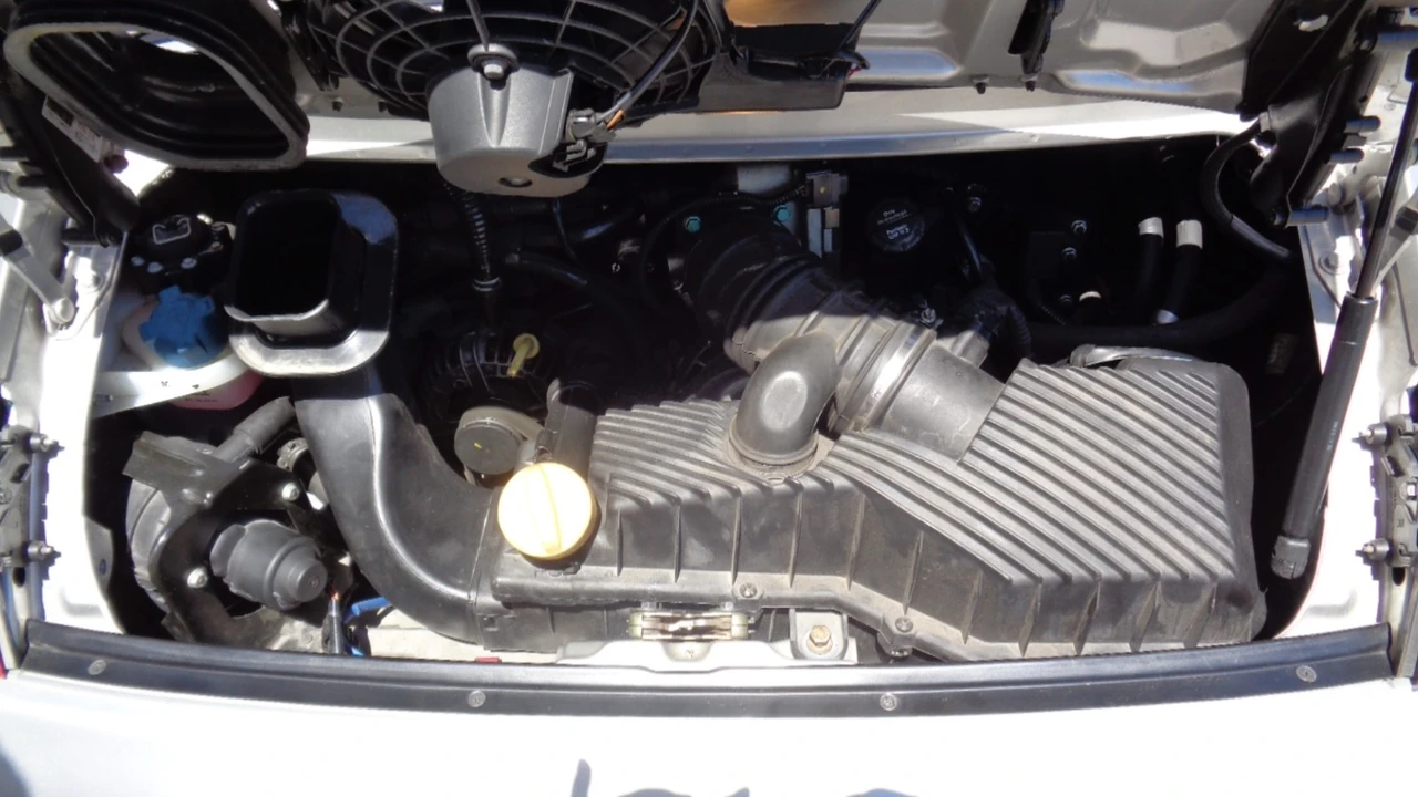 2002 Porsche 996 Carrera - Image 17 of 20