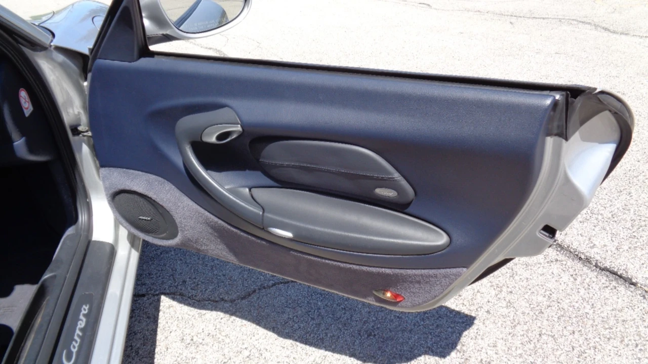 2002 Porsche 996 Carrera - Image 16 of 20