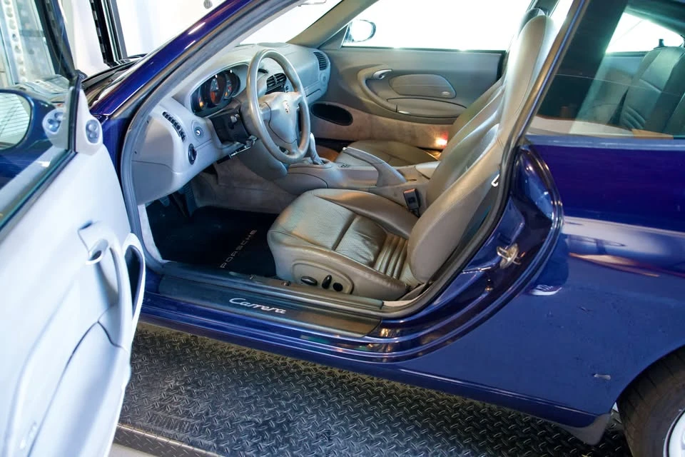 2002 Porsche 996 Carrera - Image 11 of 13