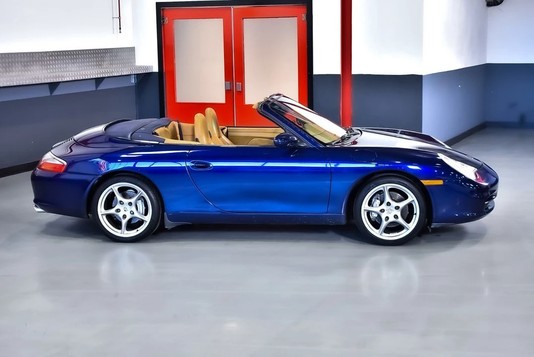 2002 Porsche 996 Carrera 4 - Image 11 of 30