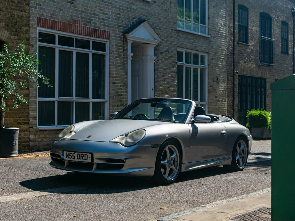 2002 Porsche 996 Carrera 4 - Image 14 of 30