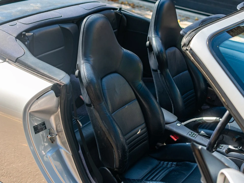2002 Porsche 996 Carrera 4 - Image 9 of 30