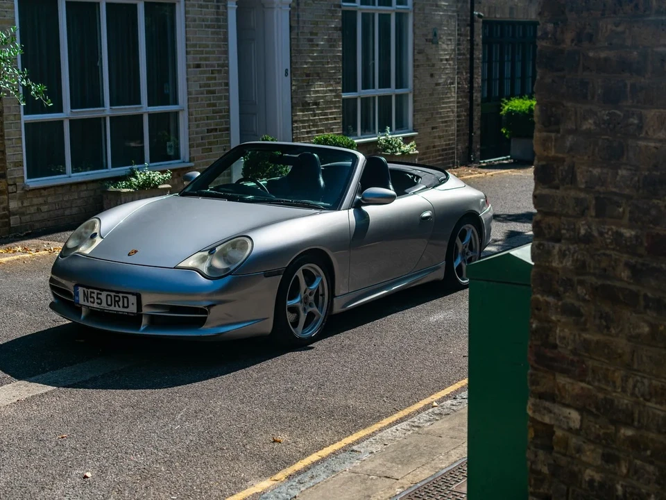 2002 Porsche 996 Carrera 4 - Image 15 of 31