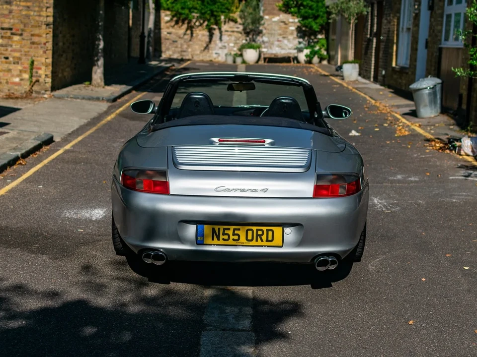 2002 Porsche 996 Carrera 4 - Image 16 of 31