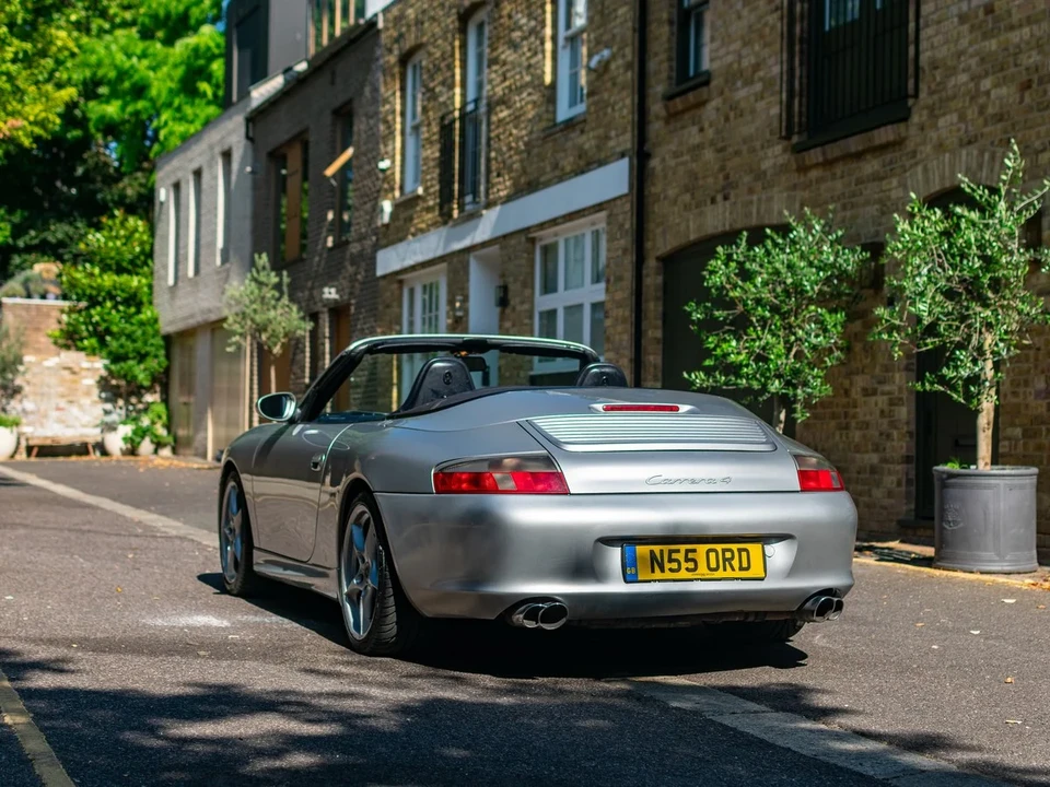 2002 Porsche 996 Carrera 4 - Image 17 of 31