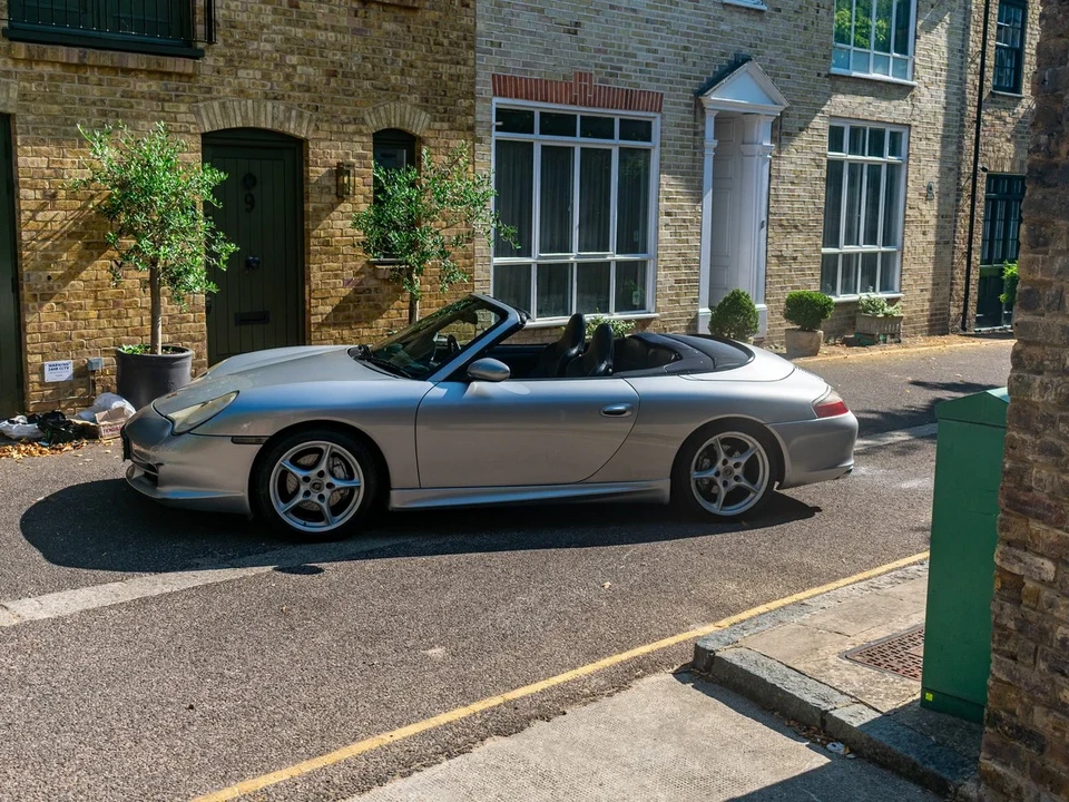 2002 Porsche 996 Carrera 4 - Image 27 of 31
