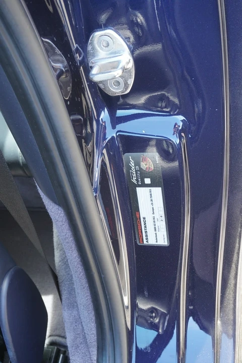 2002 Porsche 996 Carrera 4 - Image 27 of 30