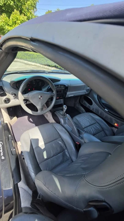2002 Porsche 996 Carrera 4 - Image 10 of 20