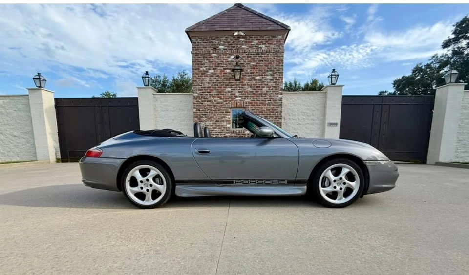 2002 Porsche 996 Carrera 4 - Image 11 of 20