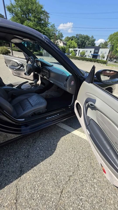 2002 Porsche 996 Carrera 4 - Image 15 of 20