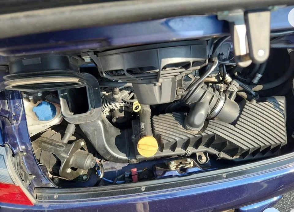 2002 Porsche 996 Carrera 4 - Image 8 of 9