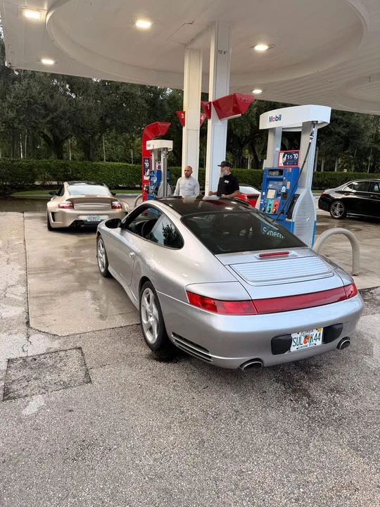 2002 Porsche 996 Carrera 4 - Image 2 of 11