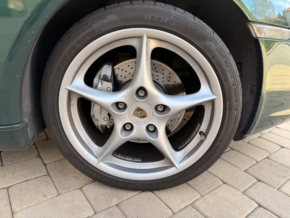 2002 Porsche 996 Carrera 4 - Image 25 of 31