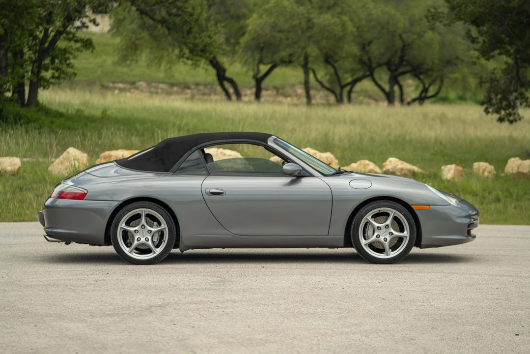 2002 Porsche 996 Carrera - Image 27 of 31
