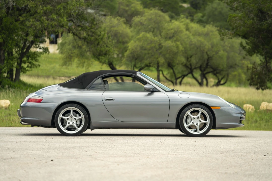 2002 Porsche 996 Carrera - Image 26 of 31