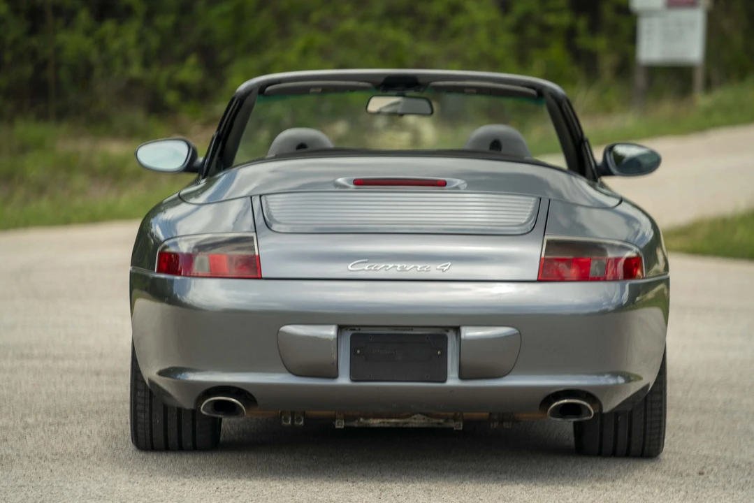 2002 Porsche 996 Carrera - Image 13 of 31