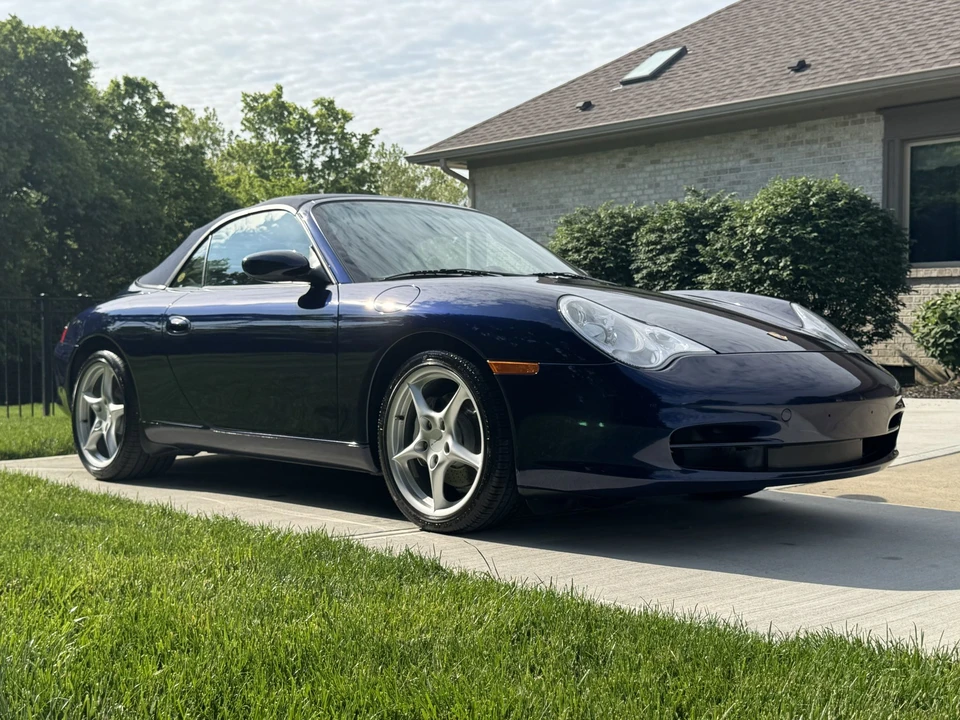 2002 Porsche 996 Carrera 4 - Image 17 of 31