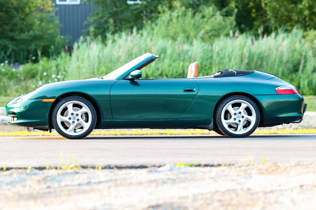 2002 Porsche 996 Carrera 4 - Image 9 of 31