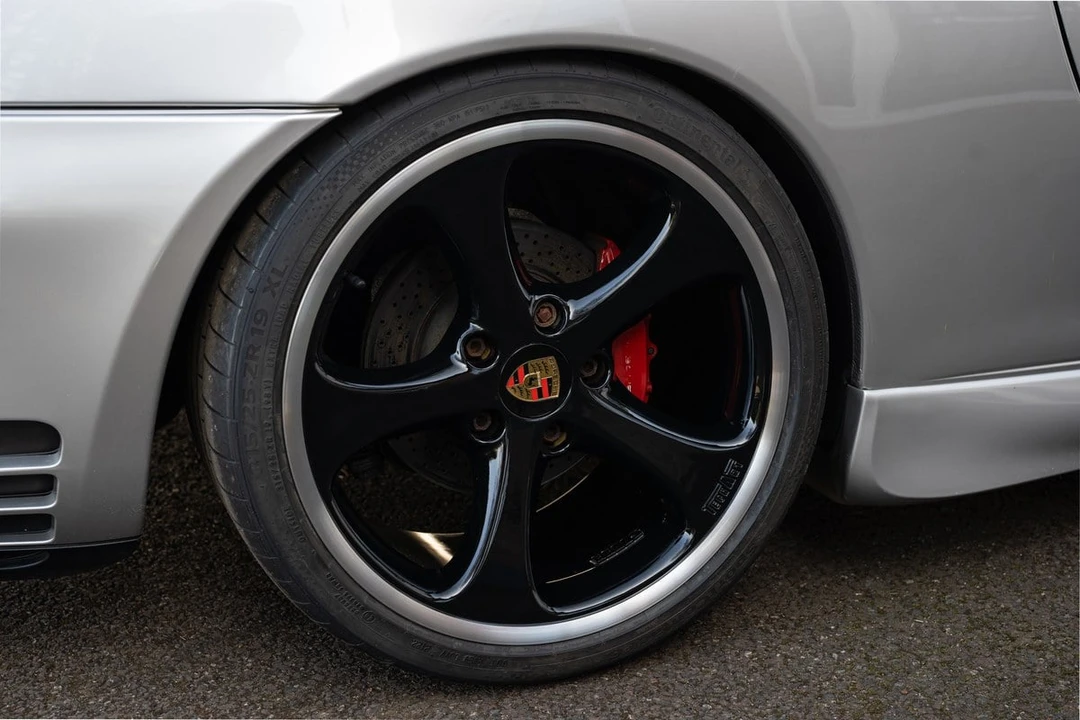 2002 Porsche 996 Carrera 4 - Image 21 of 30