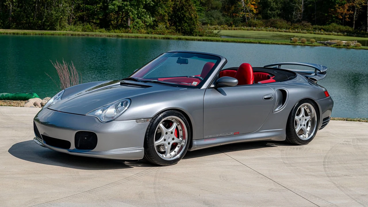 2002 Porsche 996 Carrera 4 - Image 10 of 31