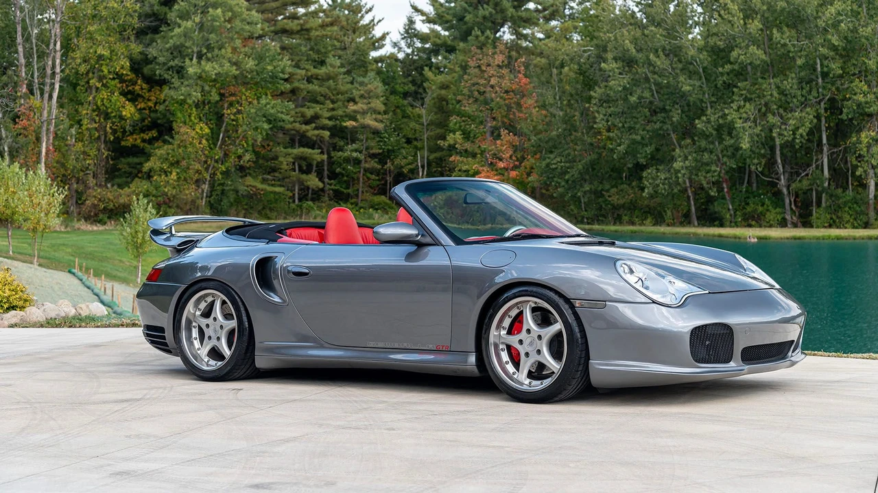 2002 Porsche 996 Carrera 4 - Image 16 of 31
