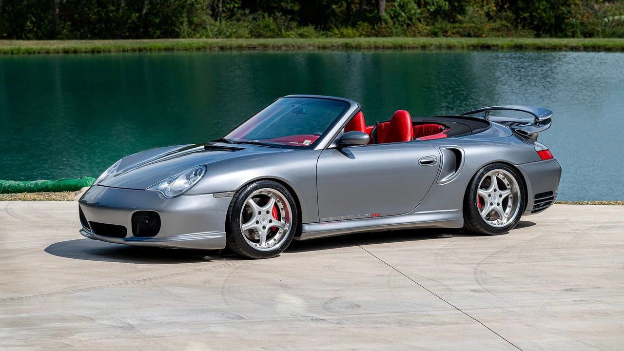 2002 Porsche 996 Carrera 4 - Image 22 of 31