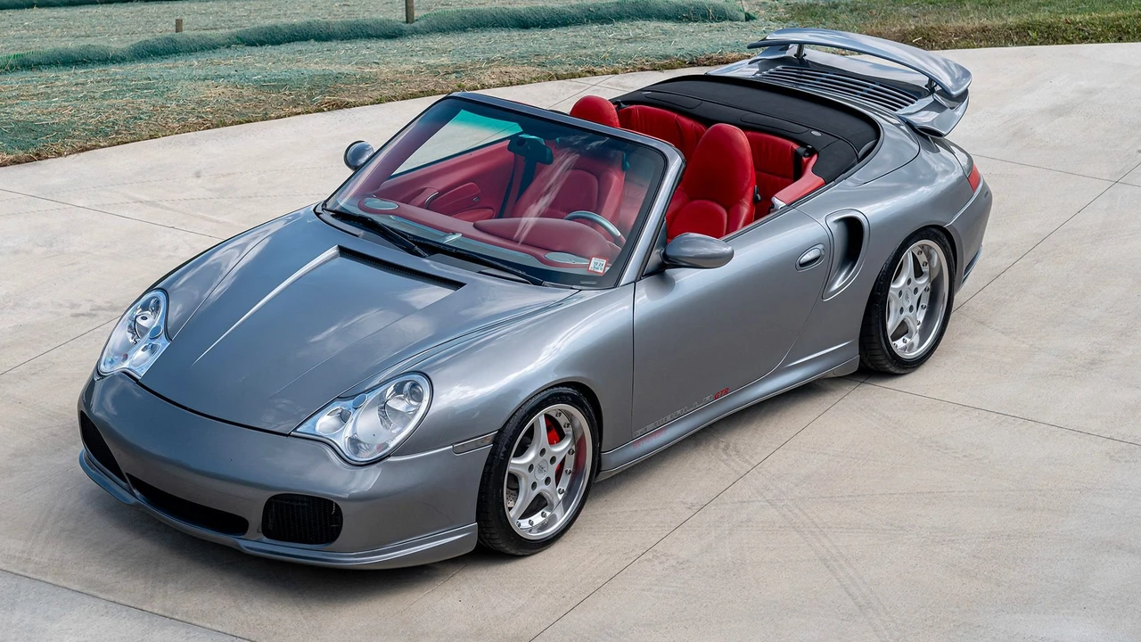 2002 Porsche 996 Carrera 4 - Image 20 of 31