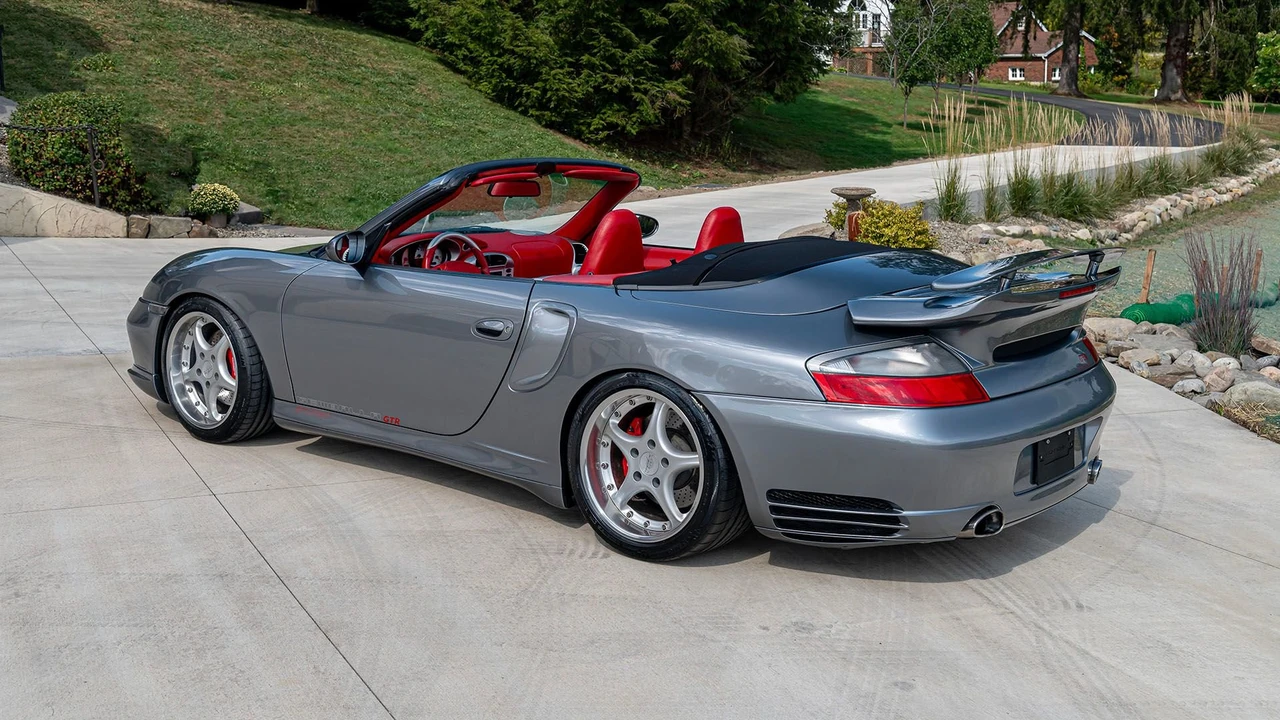 2002 Porsche 996 Carrera 4 - Image 28 of 31